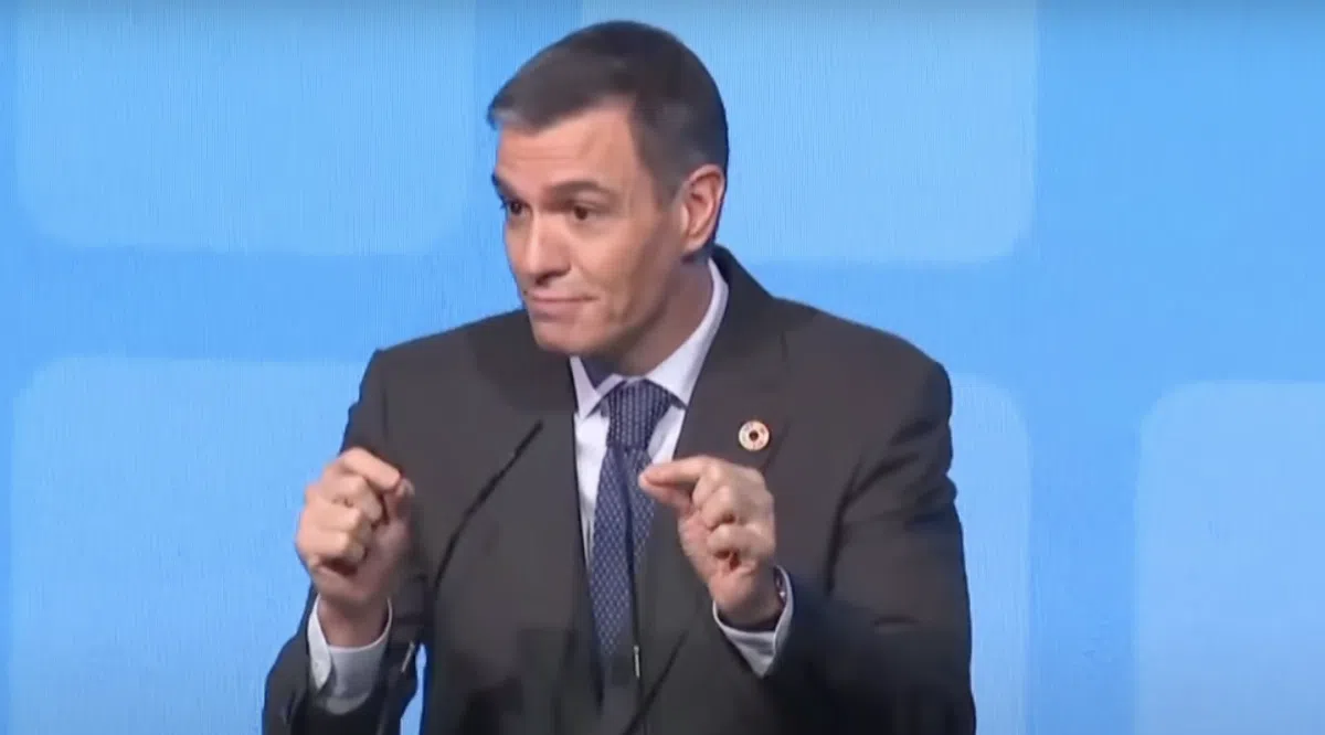 Санчес призвал зарегулировать соцсети и восстать против «технокасты»
