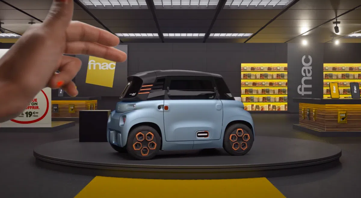Испанские книжные магазины начали продавать компактные автомобили 