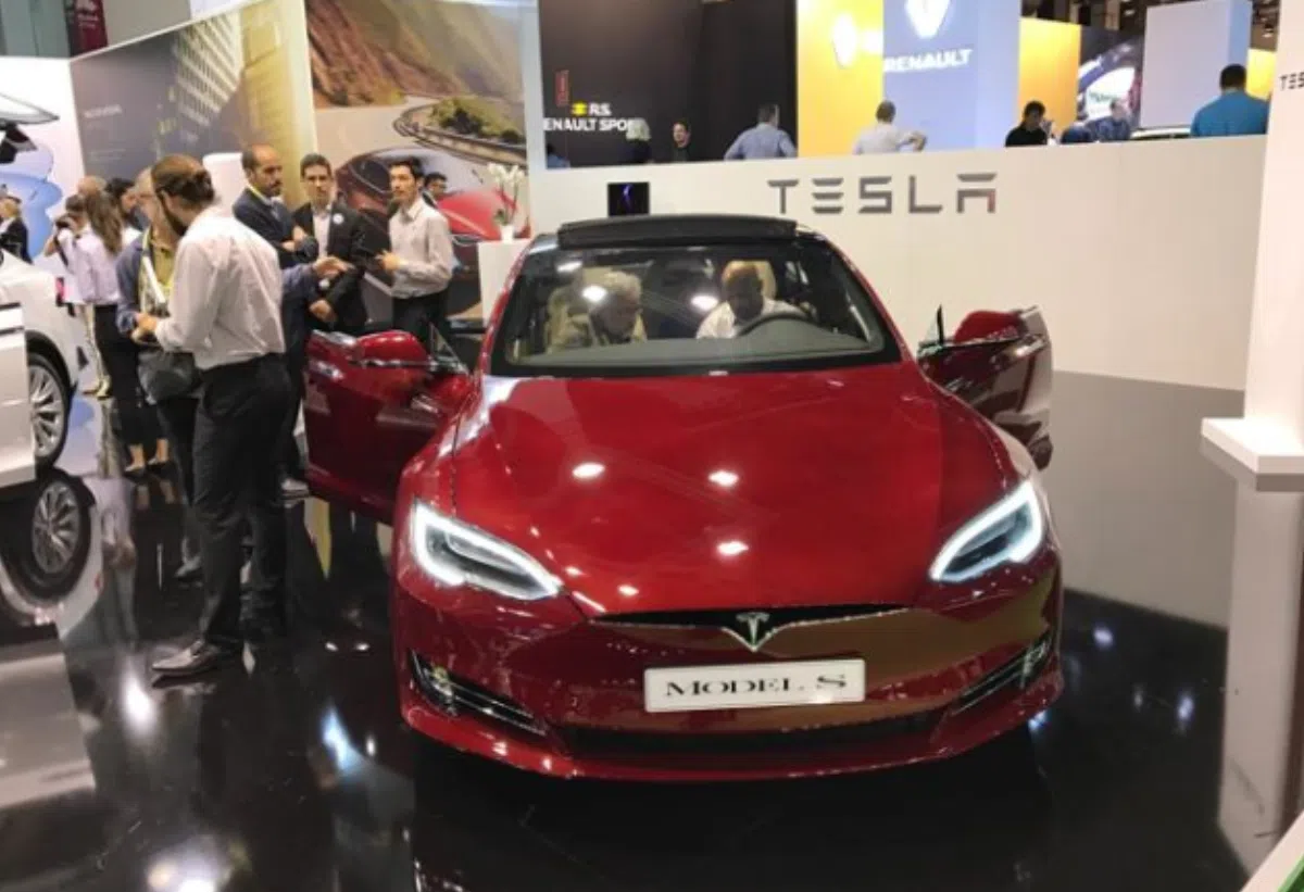 Tesla открывает свой первый автосалон в Испании