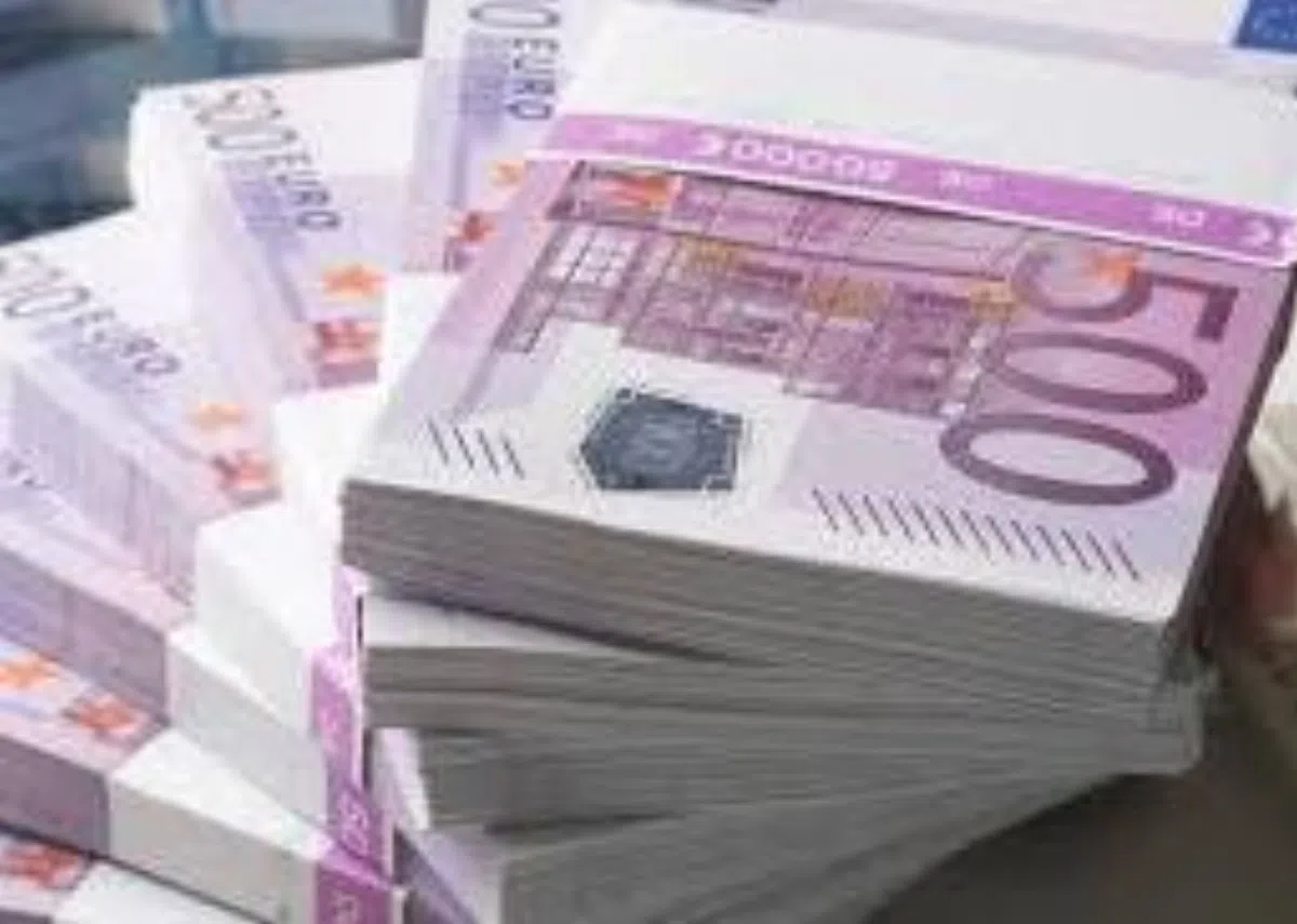 Курс евро официально превысил 70 рублей