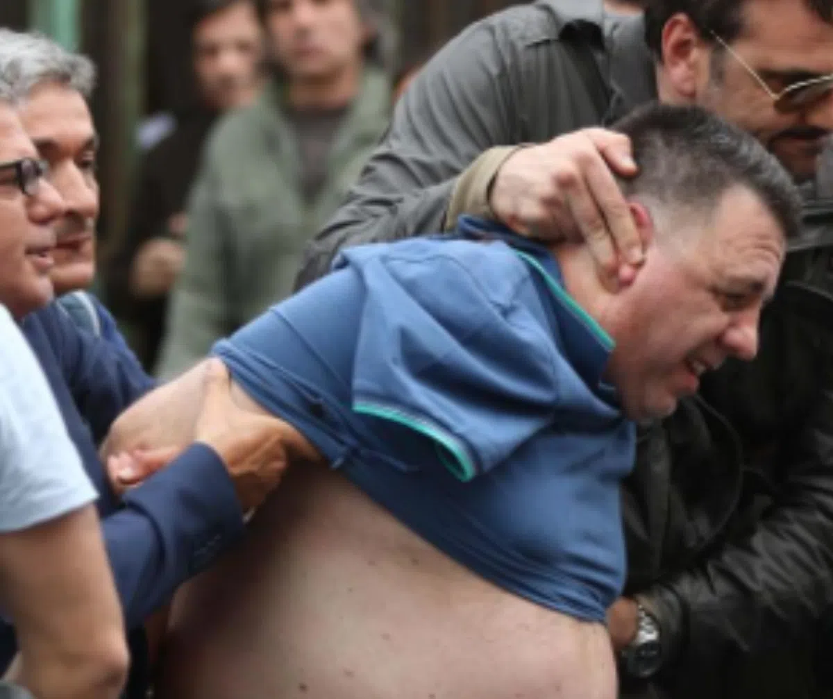 Италия: мужчина с балкона расстрелял прохожих в Неаполе